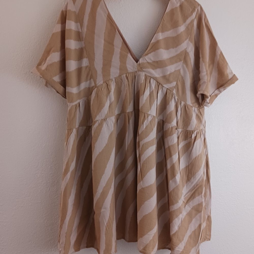 For good striped oversize v-neck blouse size Large